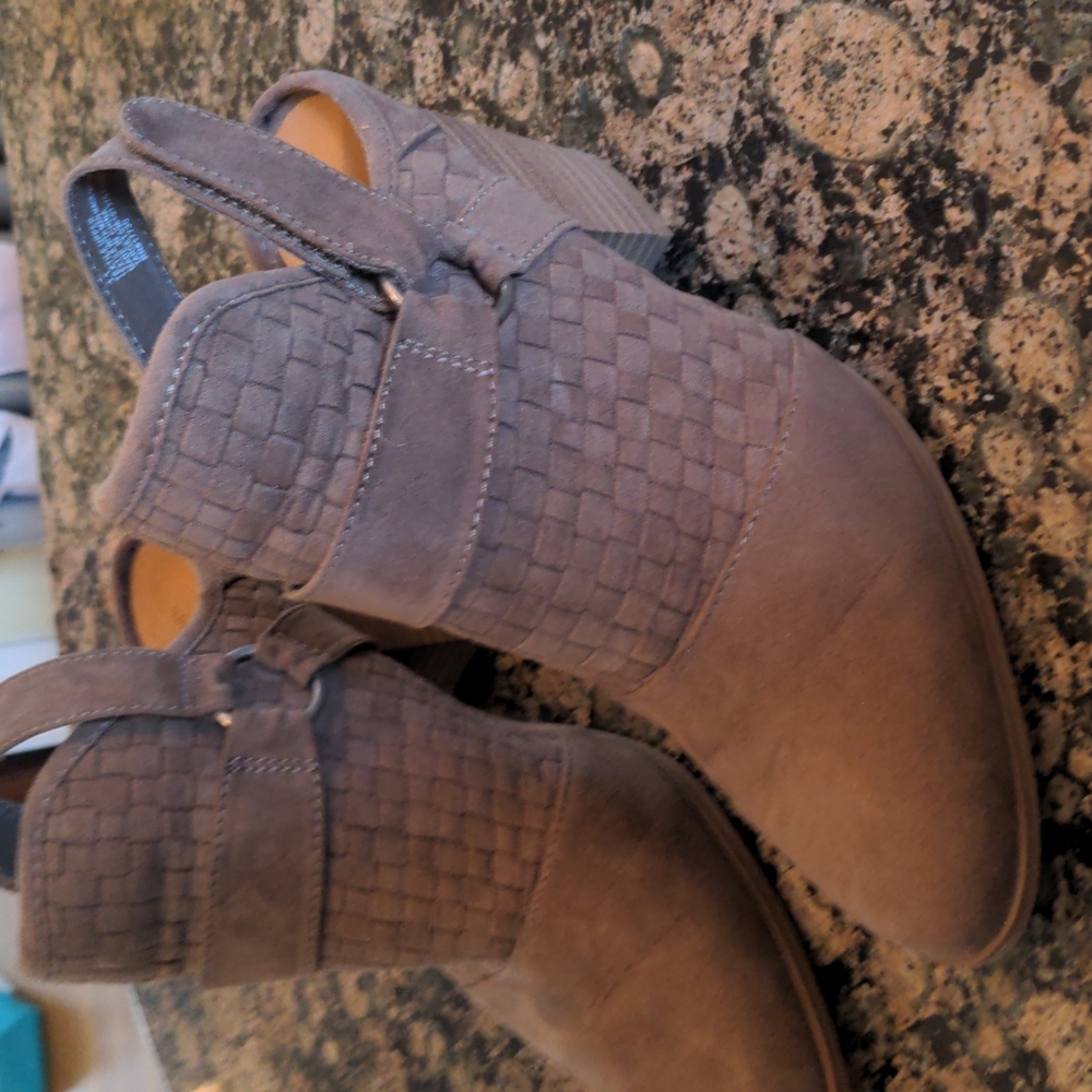 Universal Thread suede open back bootie taupe size 11